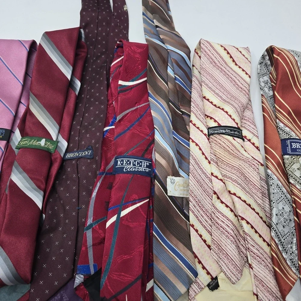 Vintage Neck Ties Lot Of 28 Various Brands Patterns Men's Sears London‎ Fog
